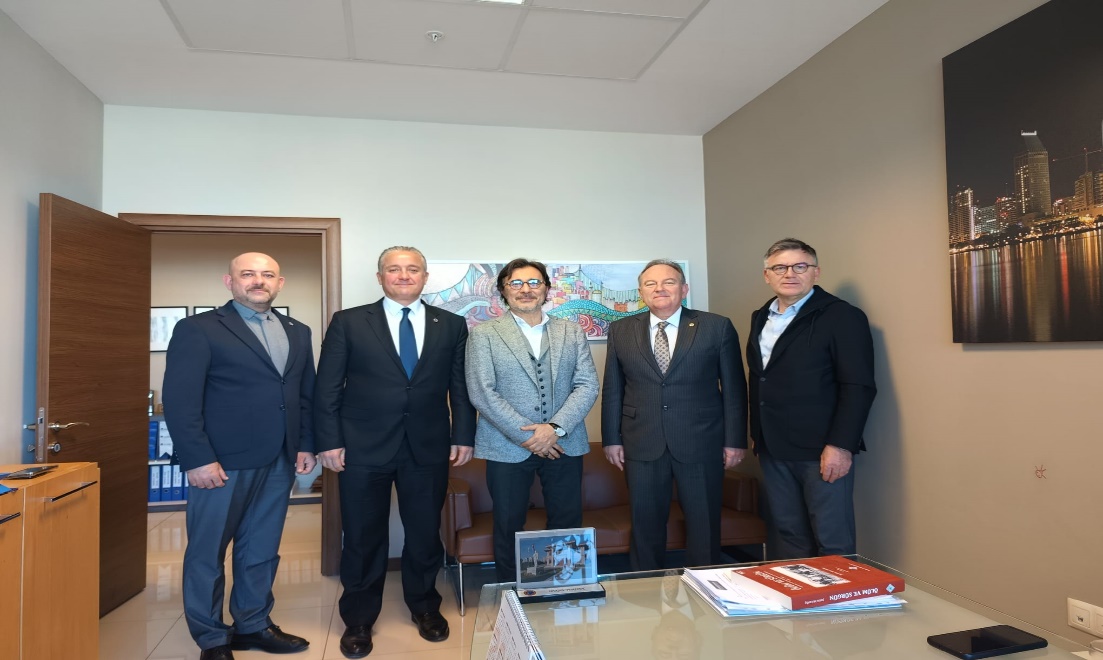 RUMELİSİAD olarak değerli üyemiz Hakan Turhan Sigorta Ltd. Şti. firma sahibi Sn.Hakan Turhan’ı ofisi
