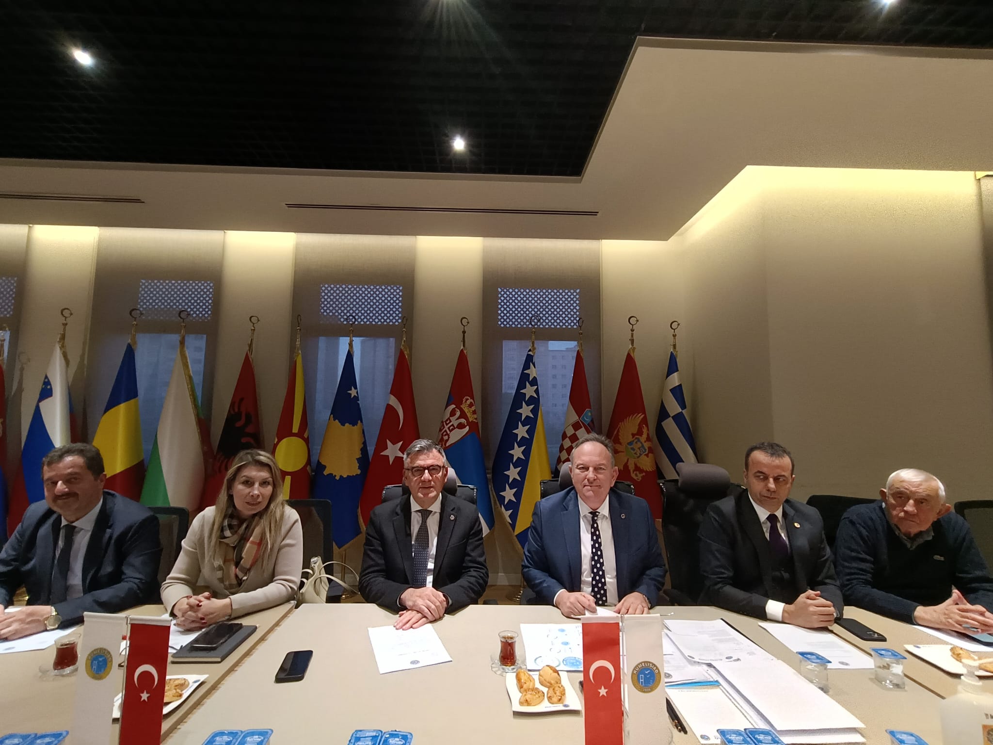 RUMELİSİAD olarak, yönetim kurulu toplantımızı başarılı bir şekilde gerçekleştirdik. Toplantıda dern
