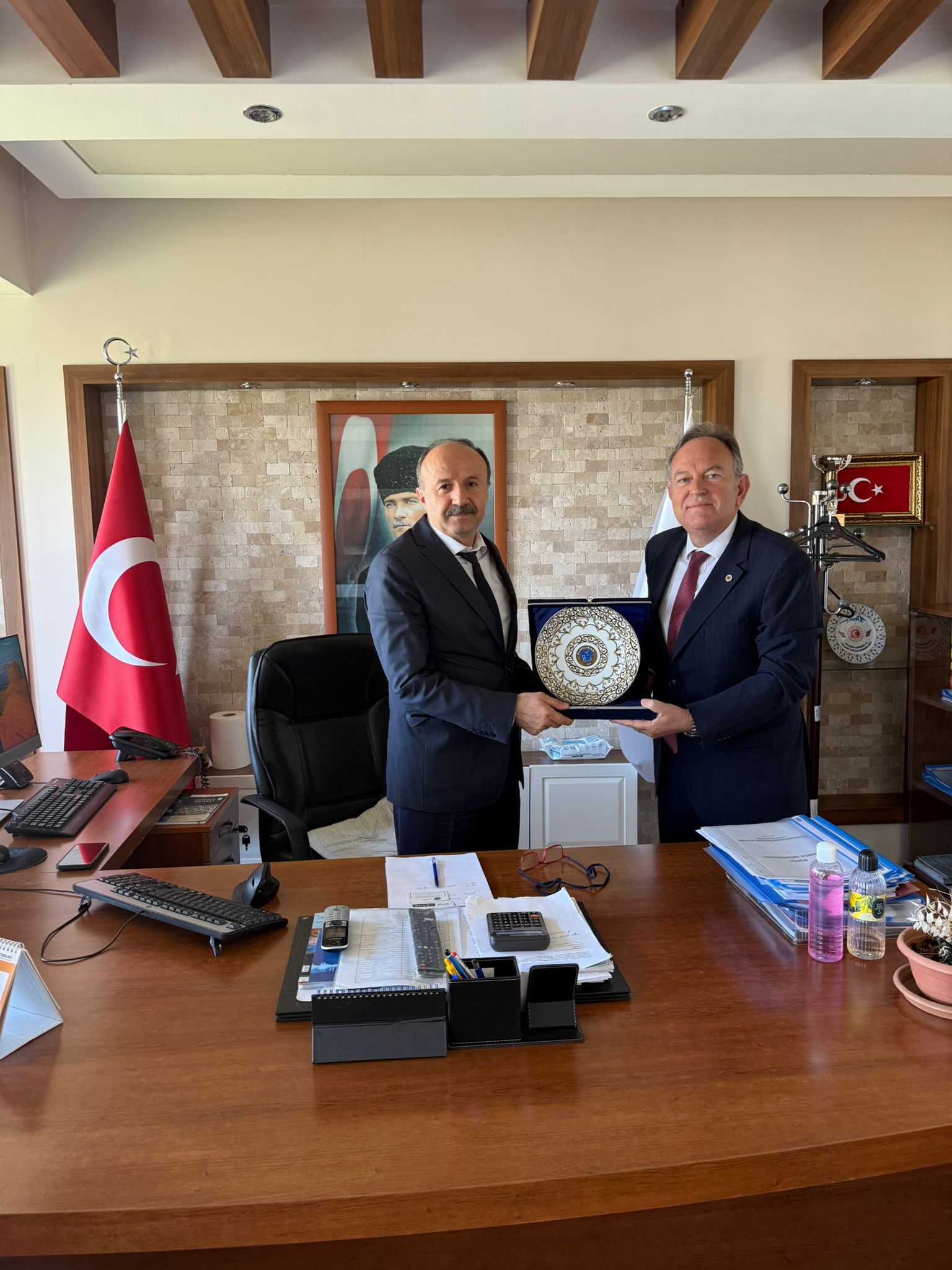 Rumelisiad’dan Bursa Gümrük Müdürü Kemal Emiroğlu’na ZiyaretRUMELİSİAD Yönetim Kurulu Başkanı Sn. Mu