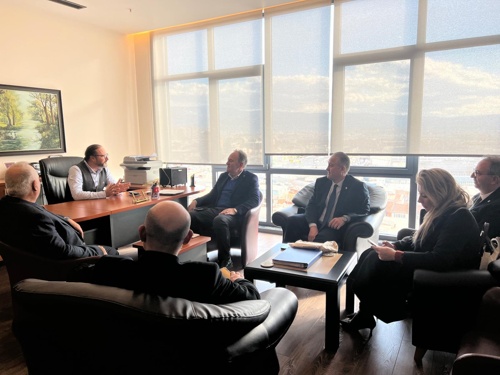 Rumelisiad’dan Değerli Üyemiz Serhan Dede’ye ZiyaretRUMELİSİAD Yönetim Kurulu olarak, değerli üyemiz